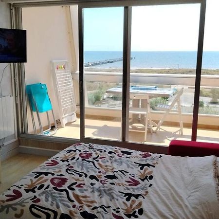 Appartement Vue Mer 4 Personnes Les Bains Bagian luar foto