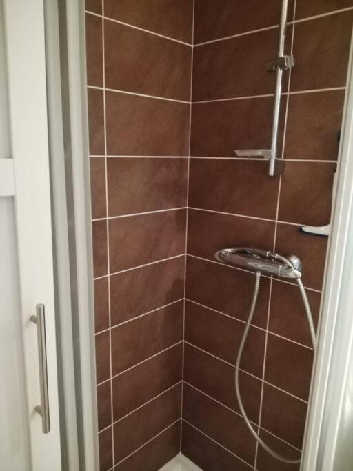 Appartement Vue Mer 4 Personnes Les Bains Bagian luar foto